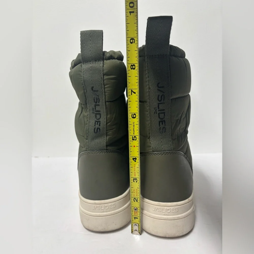 J/SLIDES Olive Green Mickie Quilted Puffer Waterproof Boots Women’s Size 8